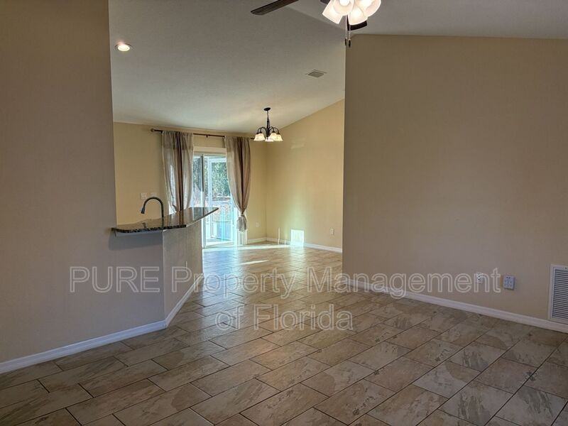 230 Marion Oaks Trl - Photo 7 of 50