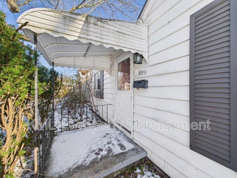 871 Kennebec Ave - Photo 5 of 32