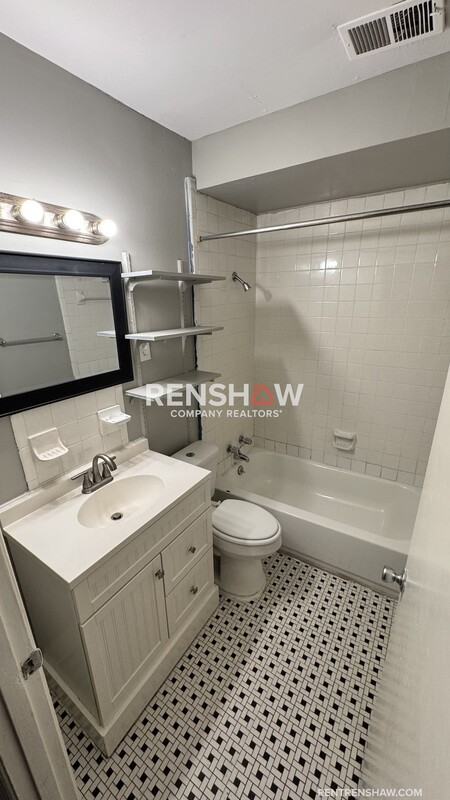 1059 Maria St - Photo 4 of 19