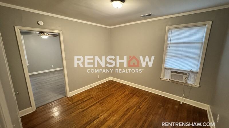 1059 Maria St - Photo 5 of 19