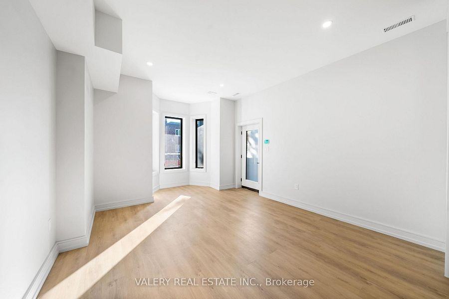 158 Dovercourt Road - Photo 9