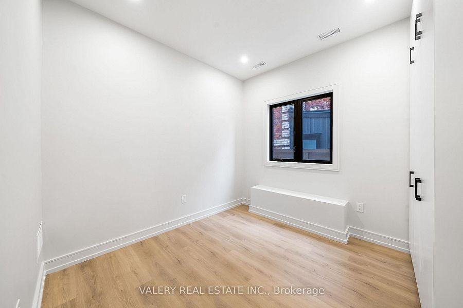 158 Dovercourt Road - Photo 16