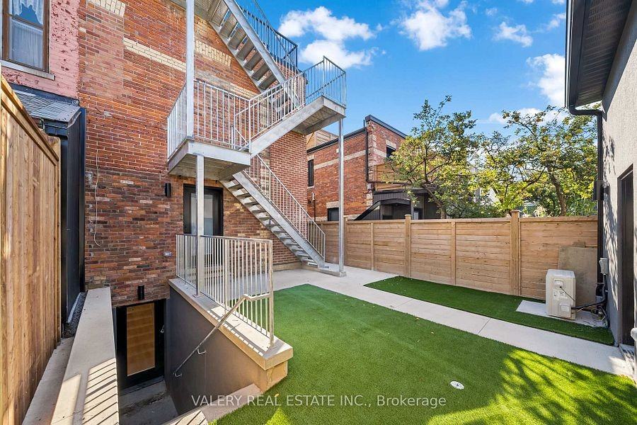 158 Dovercourt Road - Photo 29