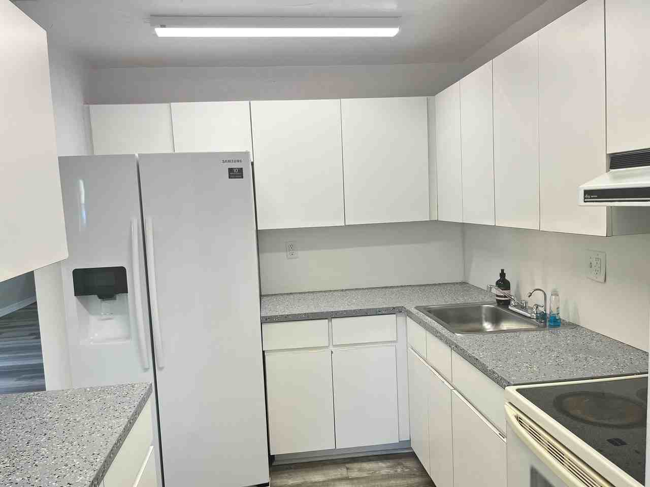 9503 Southwest 88th Terrace - Photo 4 of 11