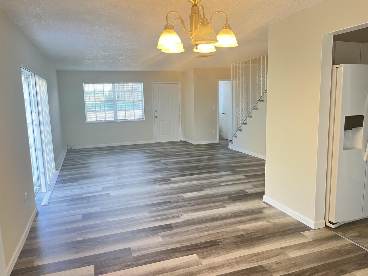 9503 Southwest 88th Terrace - Photo 5 of 11