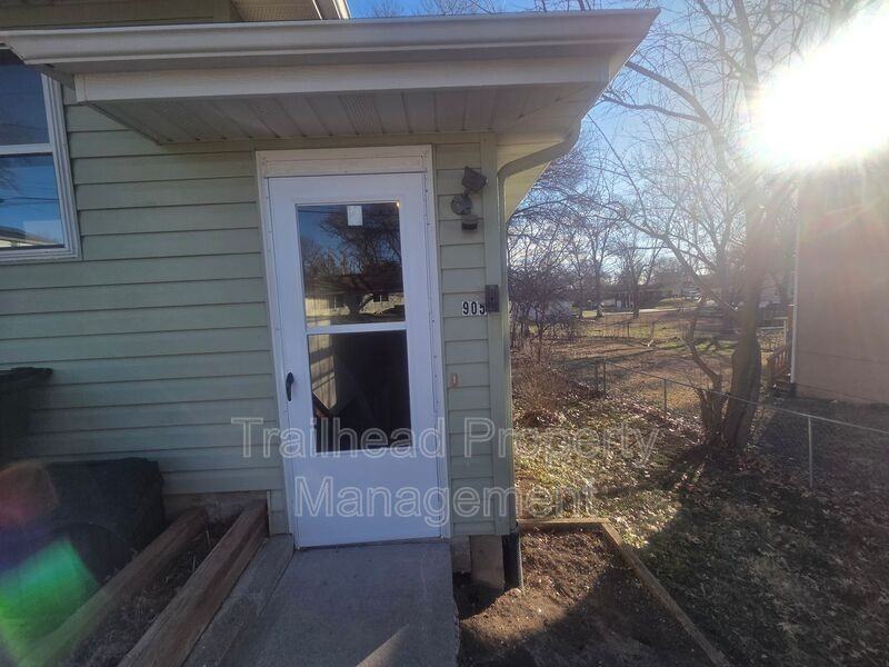 905 Madison St #C - Photo 2 of 12