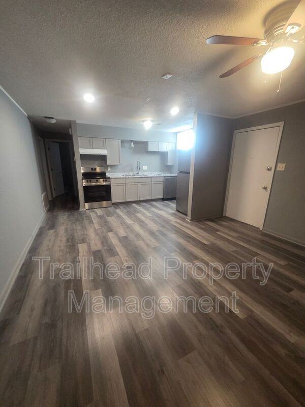 905 Madison St #C - Photo 5 of 12