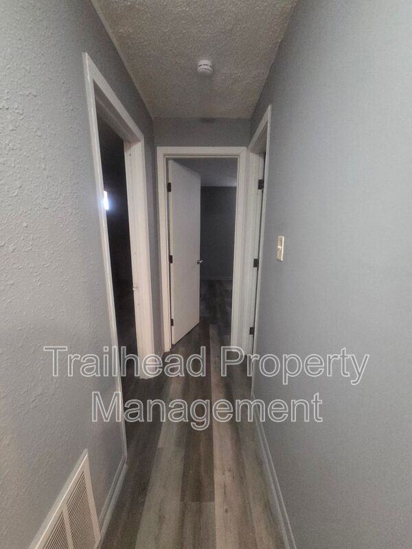 905 Madison St #C - Photo 7 of 12