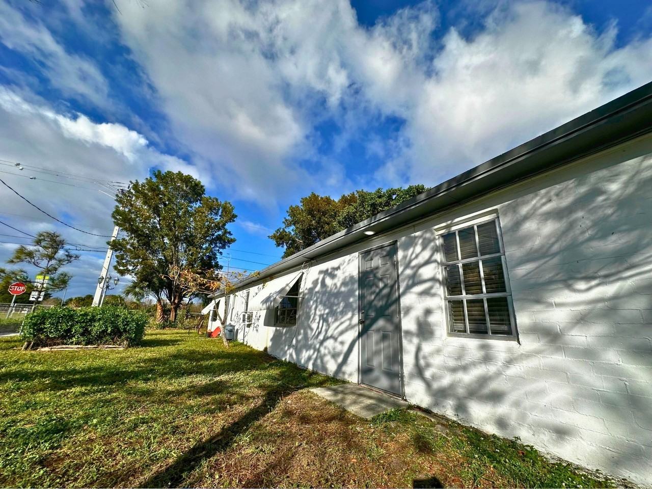 313 Hibiscus Avenue - Photo 6 of 12