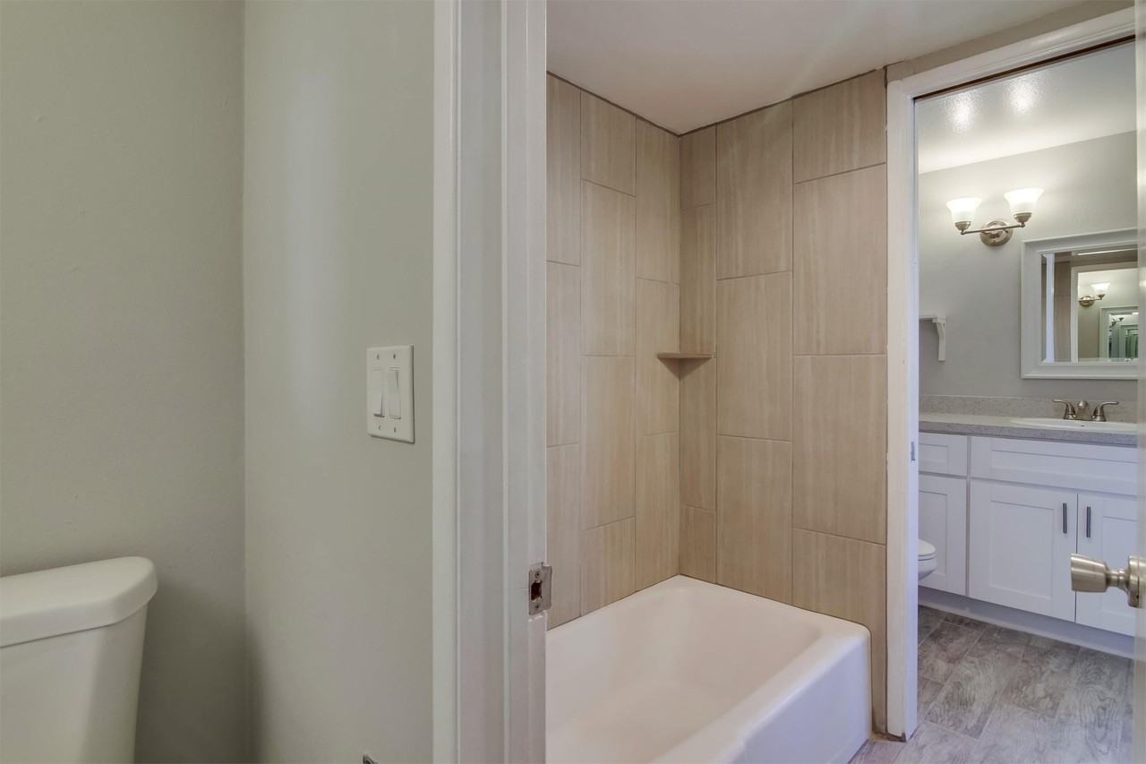 3630 Bayside Lane - Photo 2 of 18