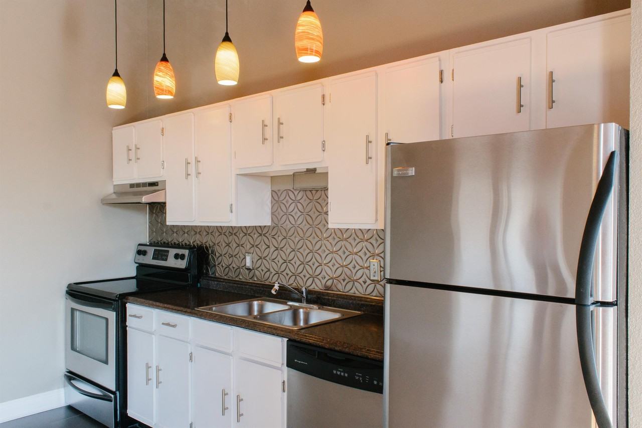 Delaware Landing - Photo 4 of 36