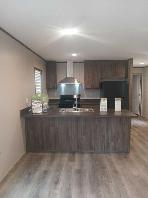 19 Spencer Dr - Photo 3 of 8