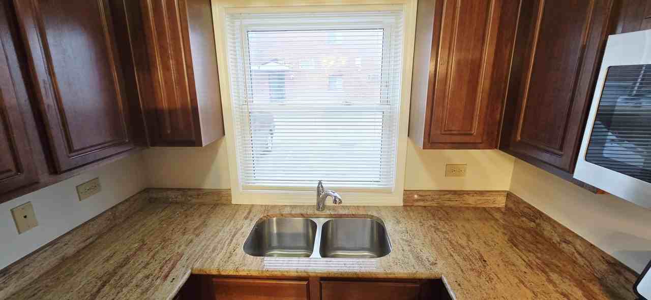 9633 South Ridgeland Avenue - Photo 4 of 24