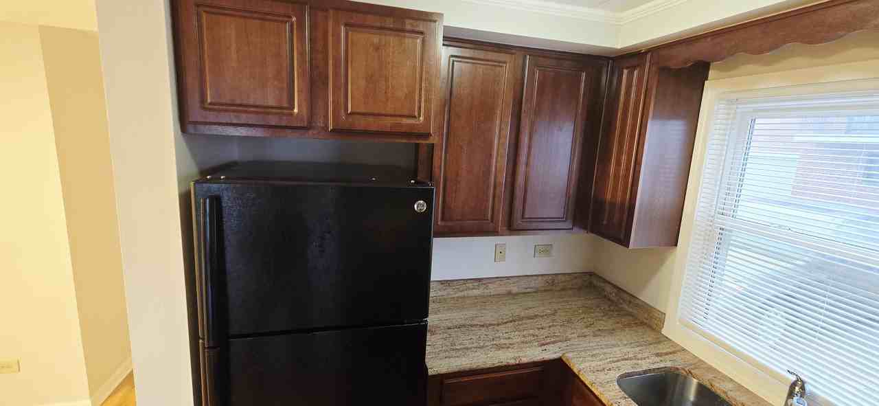 9633 South Ridgeland Avenue - Photo 5 of 24