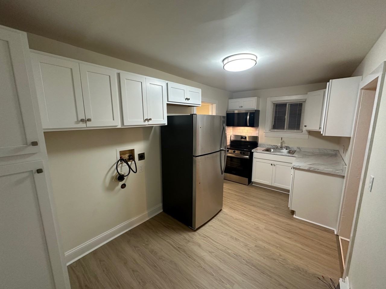 Milford 5 Plex - Photo 2 of 10