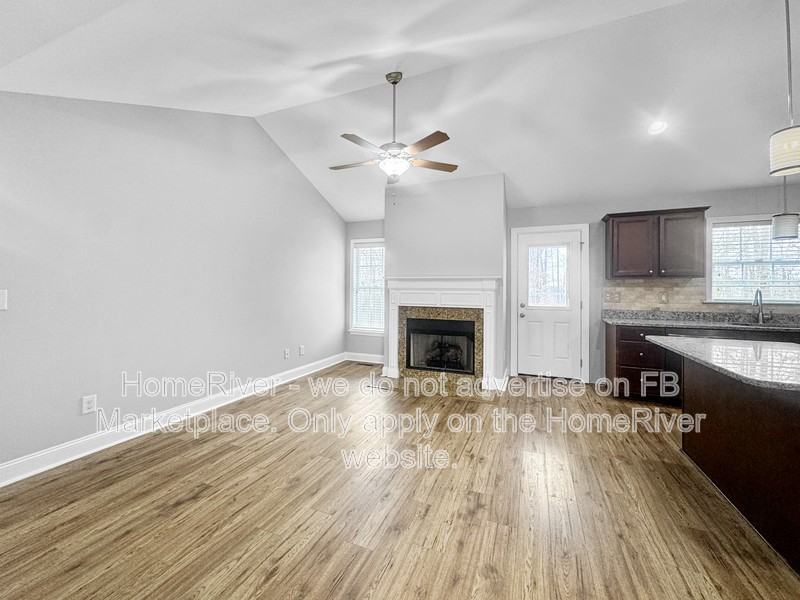 2904 Dallas Ct - Photo 3 of 25