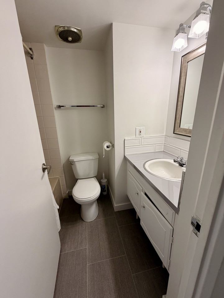 2476 York Avenue #202 - Photo 7 of 9