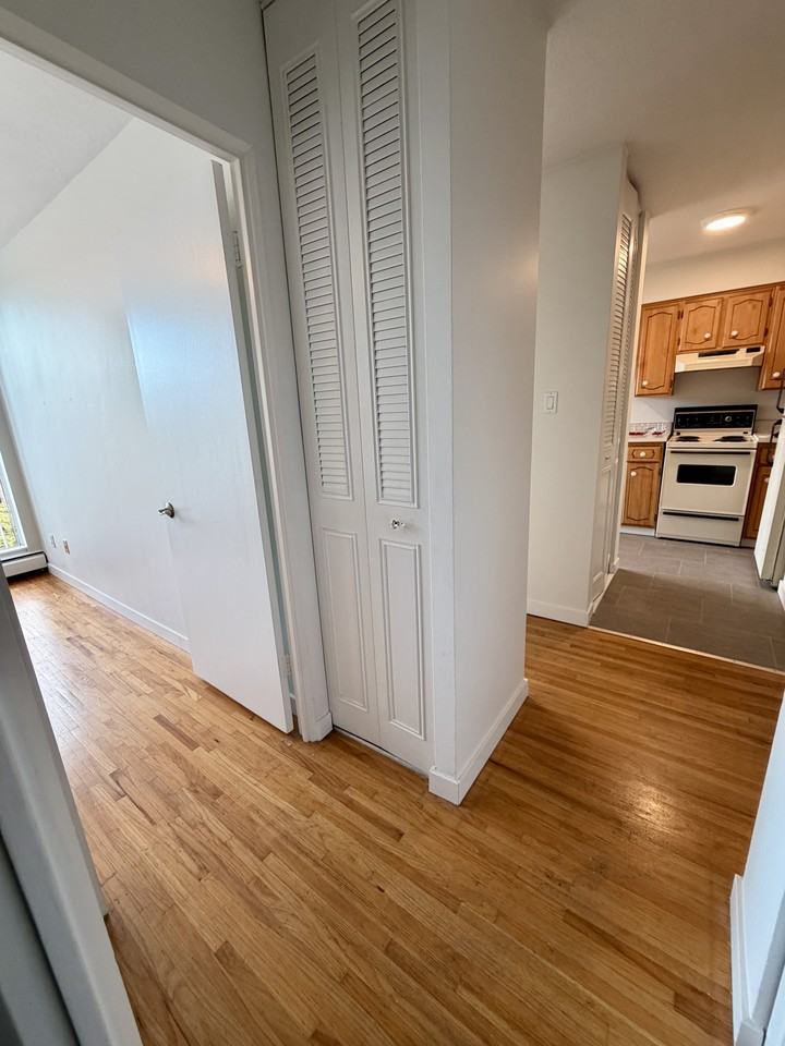 2476 York Avenue #202 - Photo 6 of 9