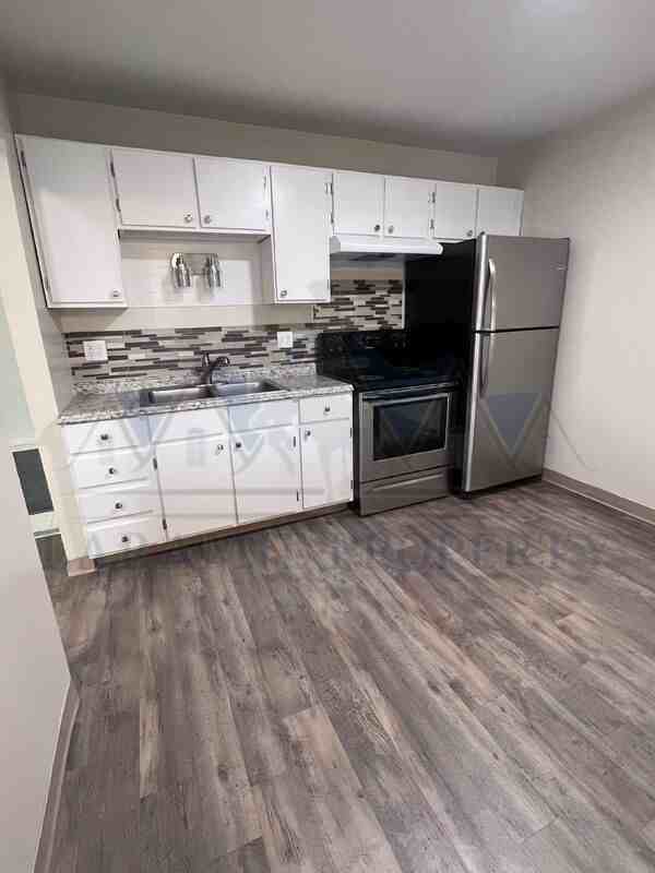 2310 E Garfield St #C3 - Photo 2 of 8