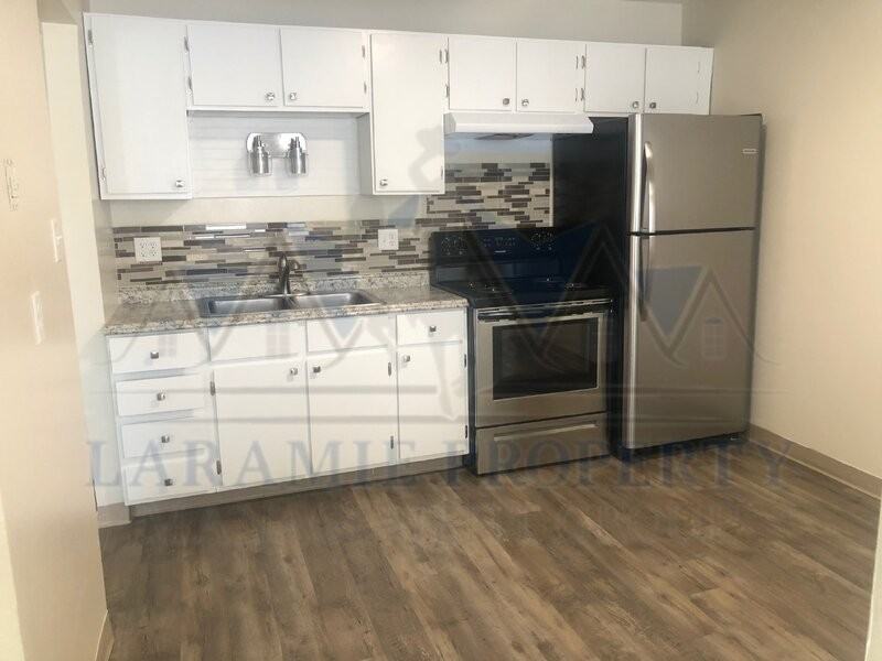 2310 E Garfield St #C3 - Photo 3 of 8