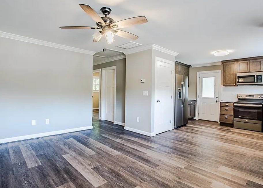 306 West College Street - Photo 2 of 8