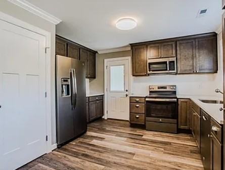 306 West College Street - Photo 3 of 8