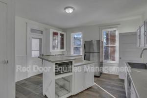 featured image of 134 W Walnut St