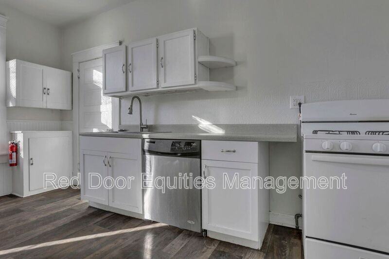 134 W Walnut St - Photo 4 of 21