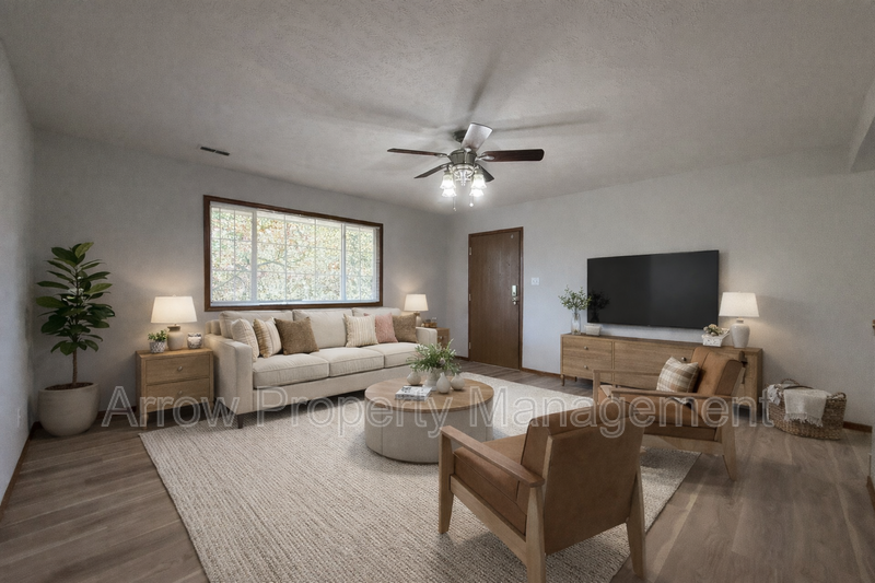 535 Oak St #2 - Photo 2 of 9