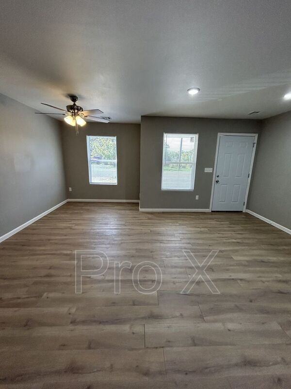 716 N Columbus St #B - Photo 3 of 14