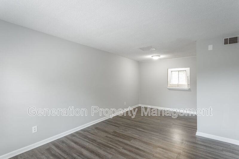 4405 Delashmitt Rd #9 - Photo 4 of 34