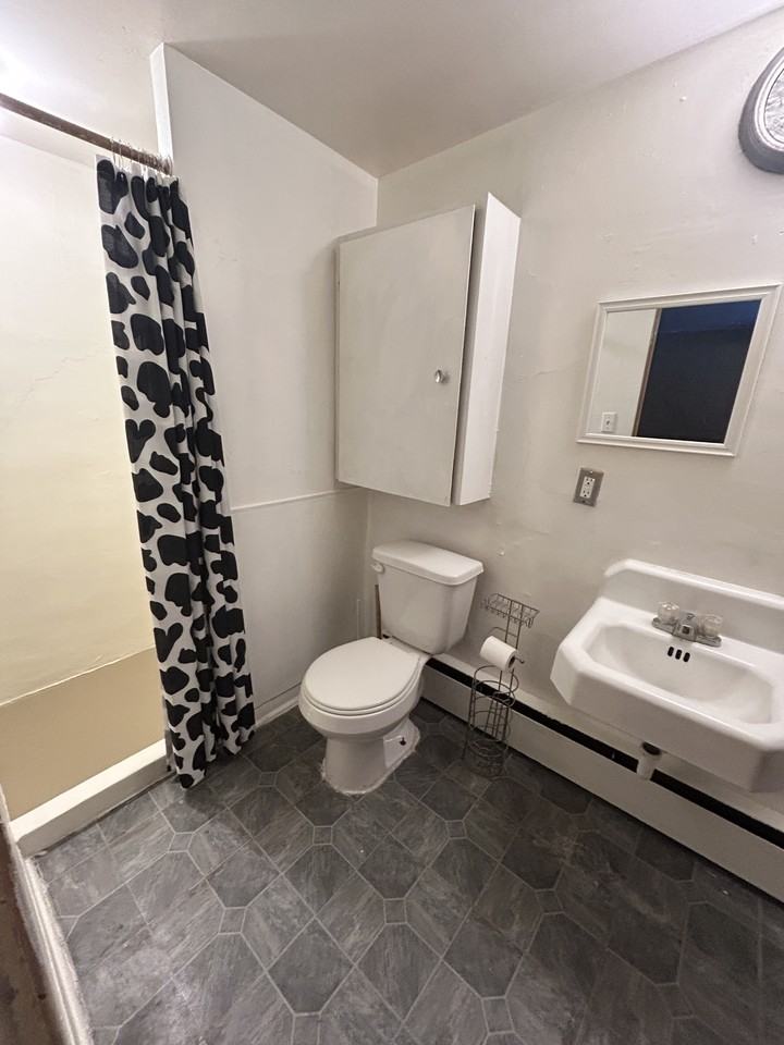 1428 East 41st Street - Photo 4 of 7