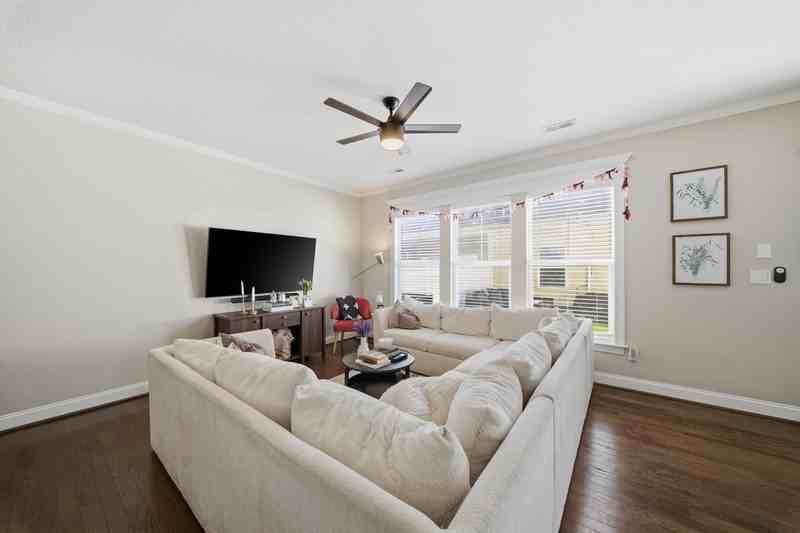 544 Mill Creek Pkwy - Photo 5 of 28