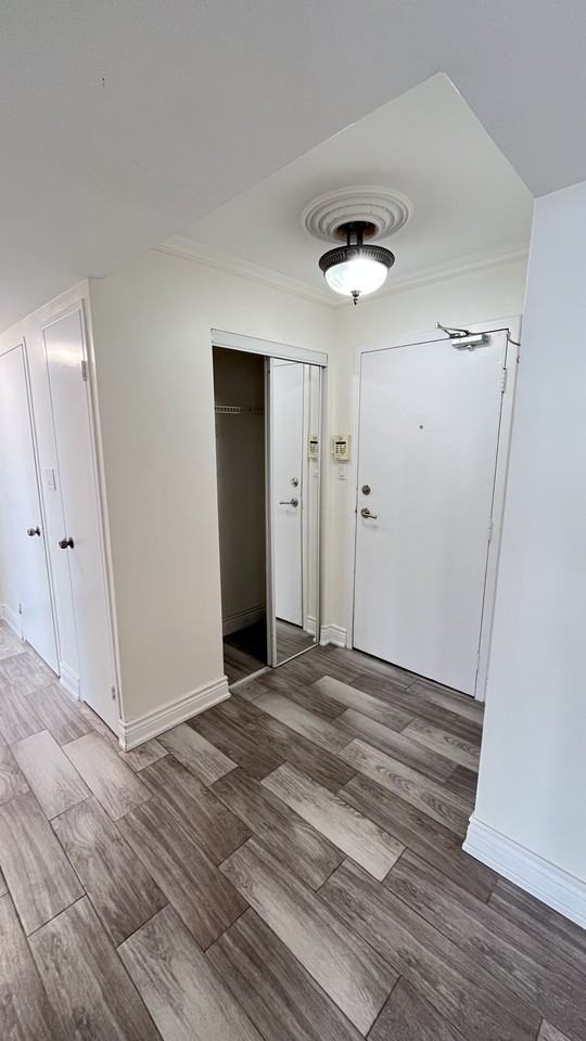 1333 Bloor Street #1407 - Photo 3 of 17