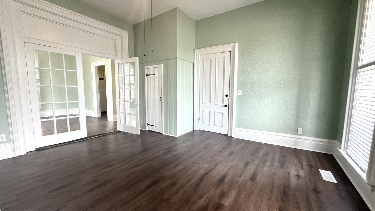 325 Chandler Avenue - Photo 6 of 14