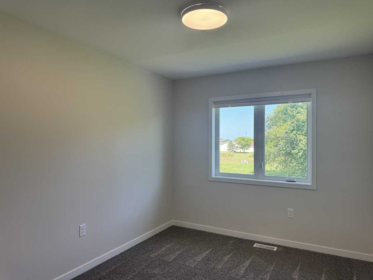 814 North High Street - Photo 4 of 8