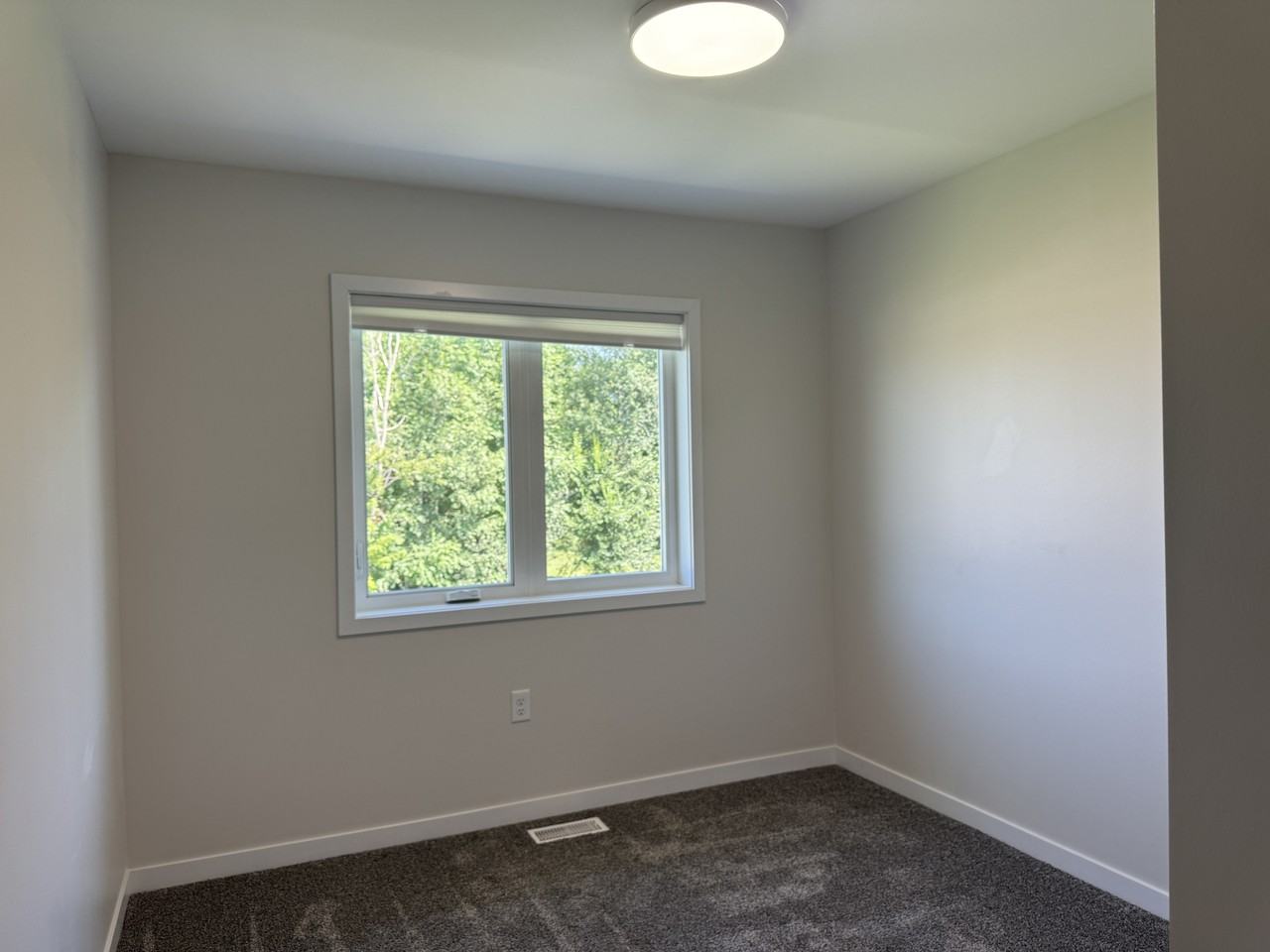 814 North High Street - Photo 7 of 8