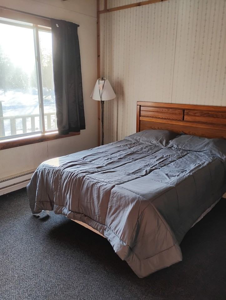 Ellsworth Suites - Photo 3 of 34