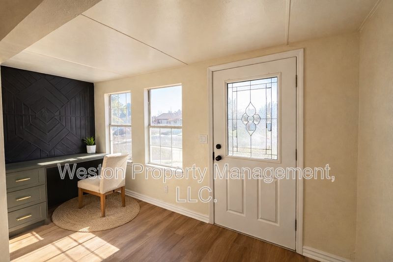 3229 Se 24th St - Photo 3 of 13