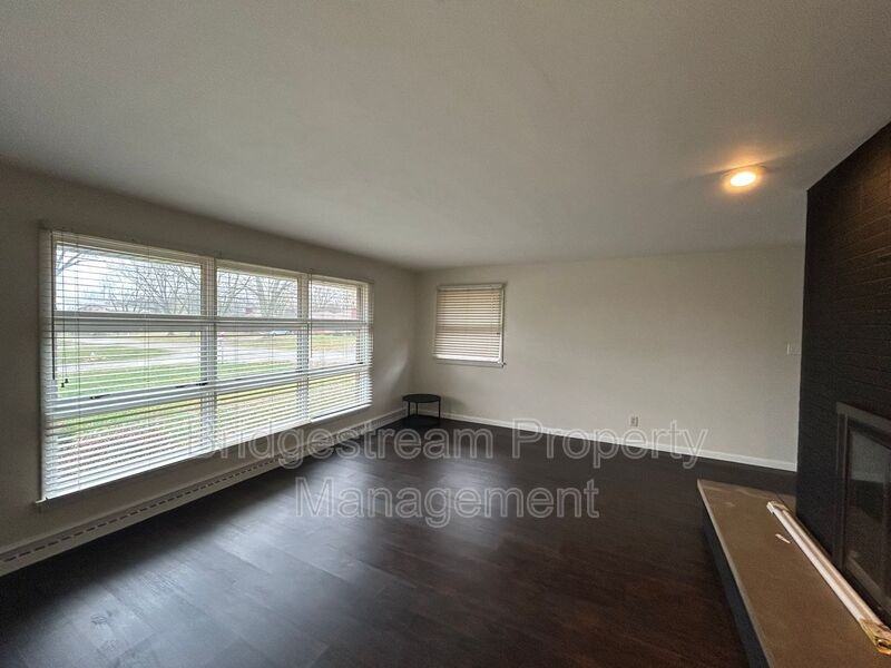 7201 Mckenna Pl - Photo 4 of 13