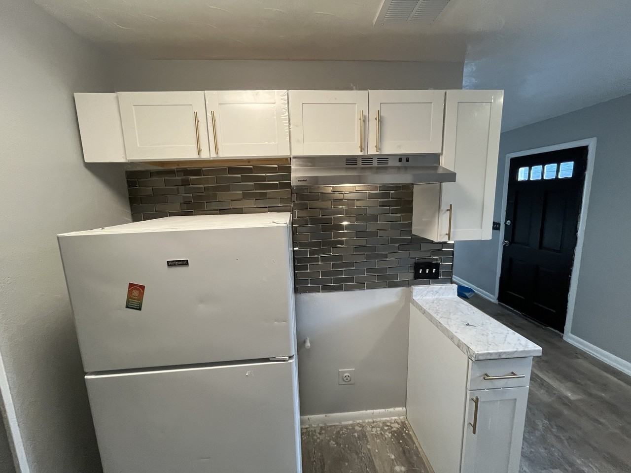 2257 Hepburn Avenue - Photo 4 of 7