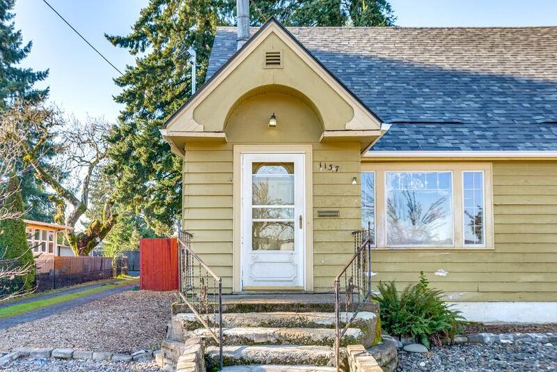 1137 Se Uglow Ave - Photo 2 of 45