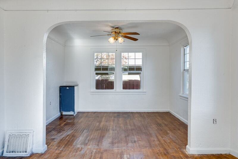 1137 Se Uglow Ave - Photo 6 of 45