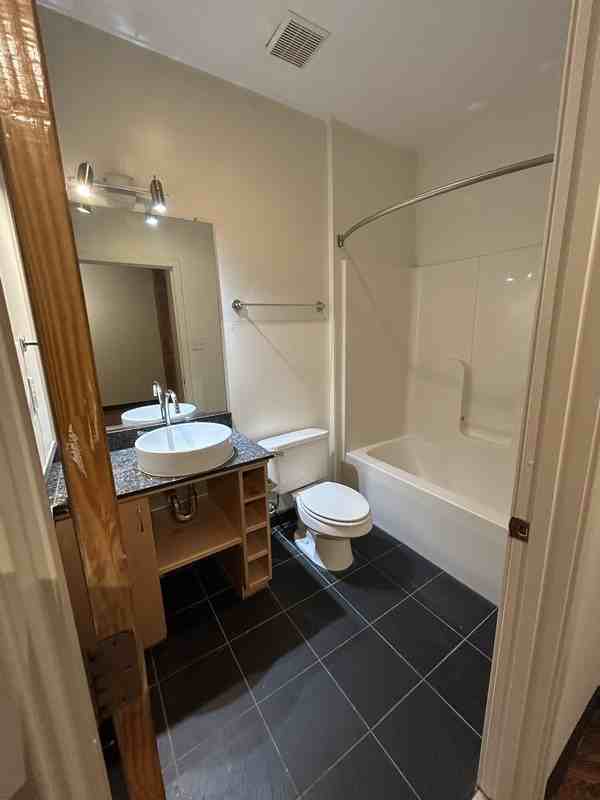 1318 W Broad St #206 - Photo 6 of 6