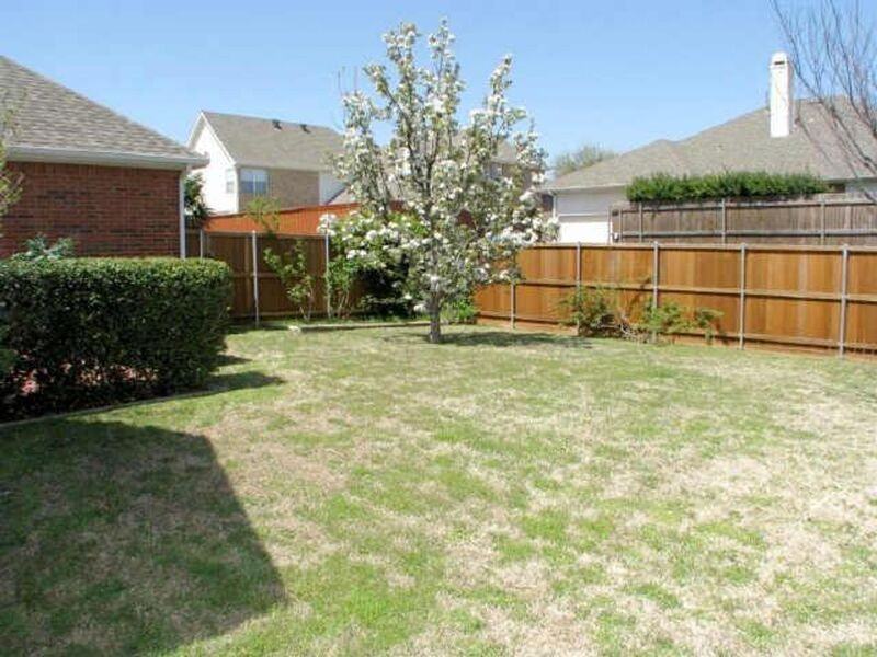 2405 Hopkins Dr - Photo 3 of 25