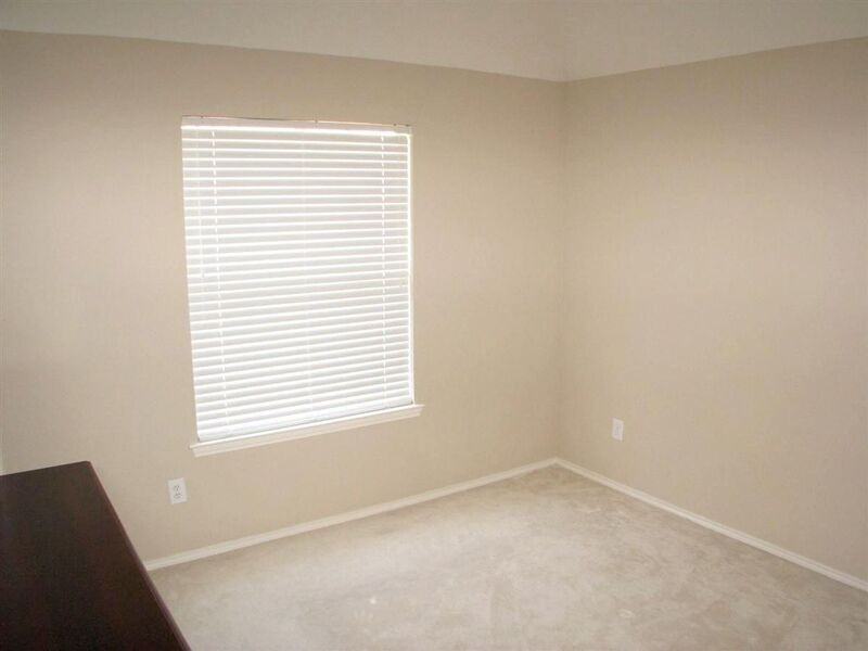 2405 Hopkins Dr - Photo 7 of 25