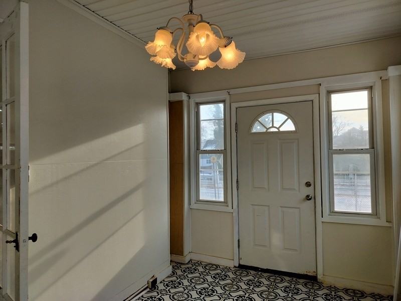 32 Newell Ave - Photo 7 of 27