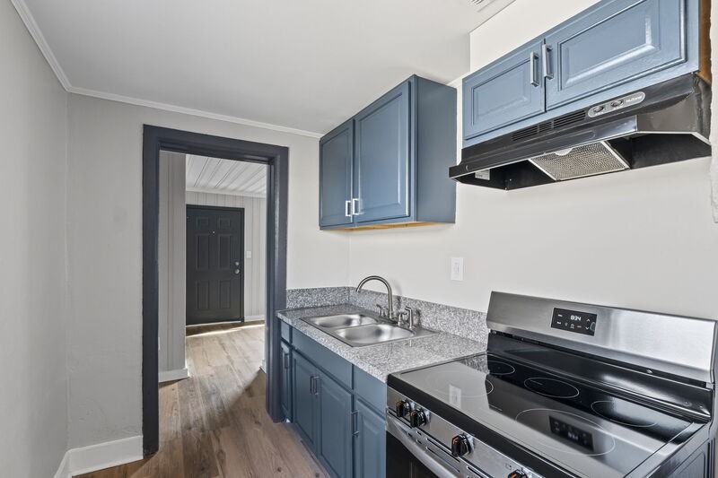 934 Garibaldi St Sw - Photo 7 of 20