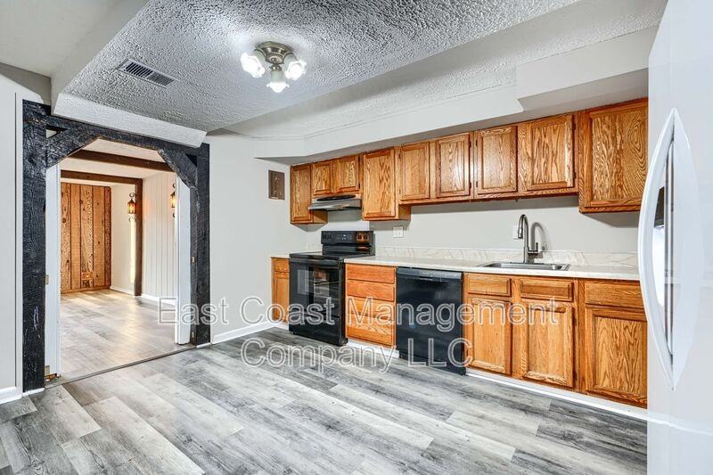 7862 Saint Bridget Ln - Photo 7 of 28