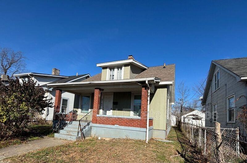 2107 Queen Ave - Photo 3 of 24